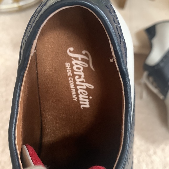 FLORSHEIM SHOE BOYS SIZE 1 - Picture 11 of 12